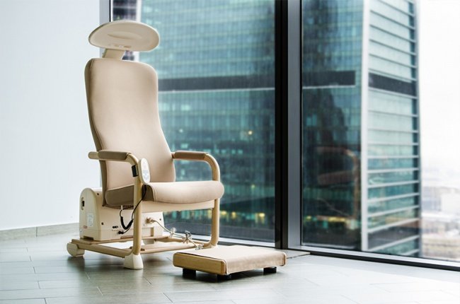 Физиотерапевтическое кресло Hakuju HEALTHTRON HEF-Hb9000T