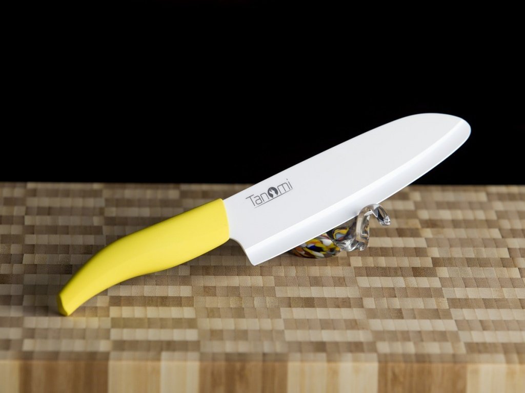 Нож кухонный Tanomi Шеф 175 мм с жёлтой рукоятью, циркониевая керамика, TAN-3000/YE
